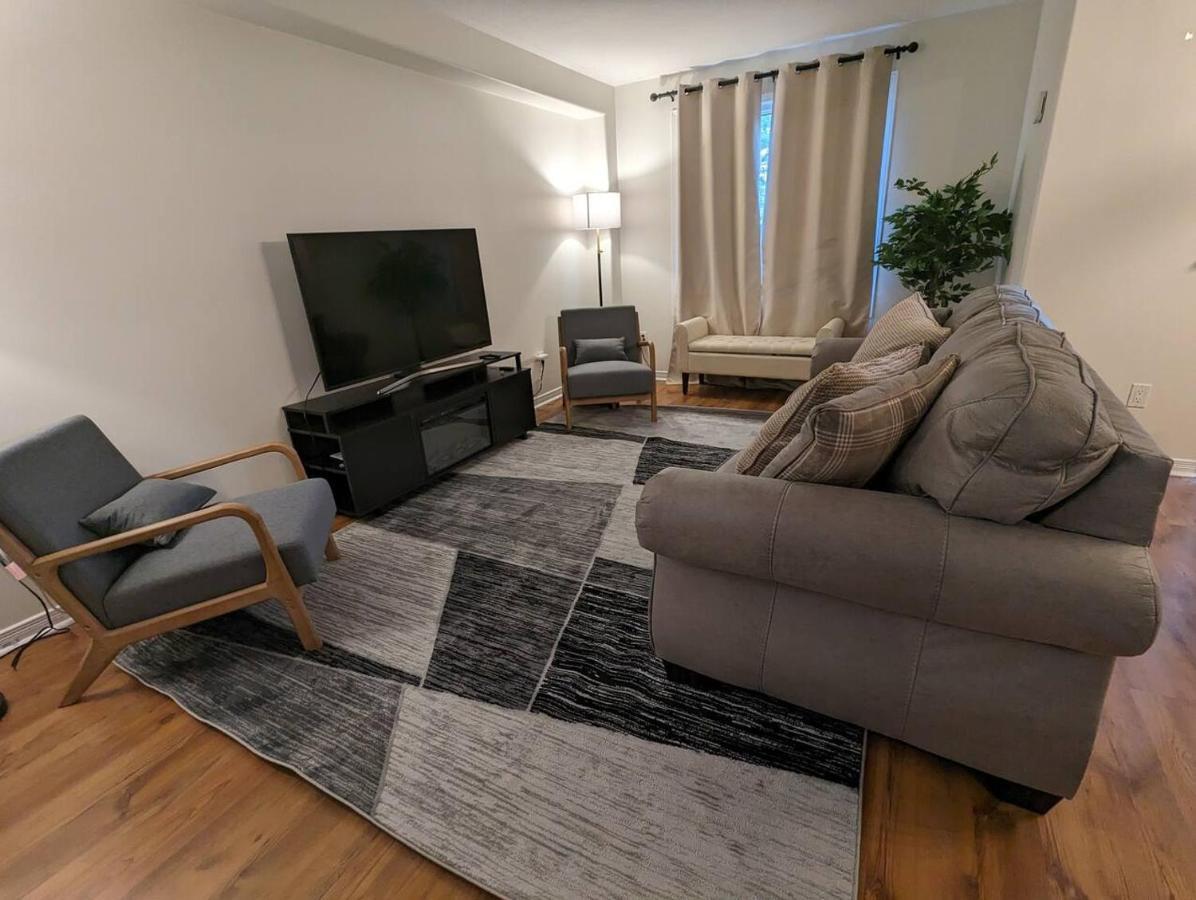 キングストン Adorable 4 Bed,3 Bath Houseヴィラ エクステリア 写真